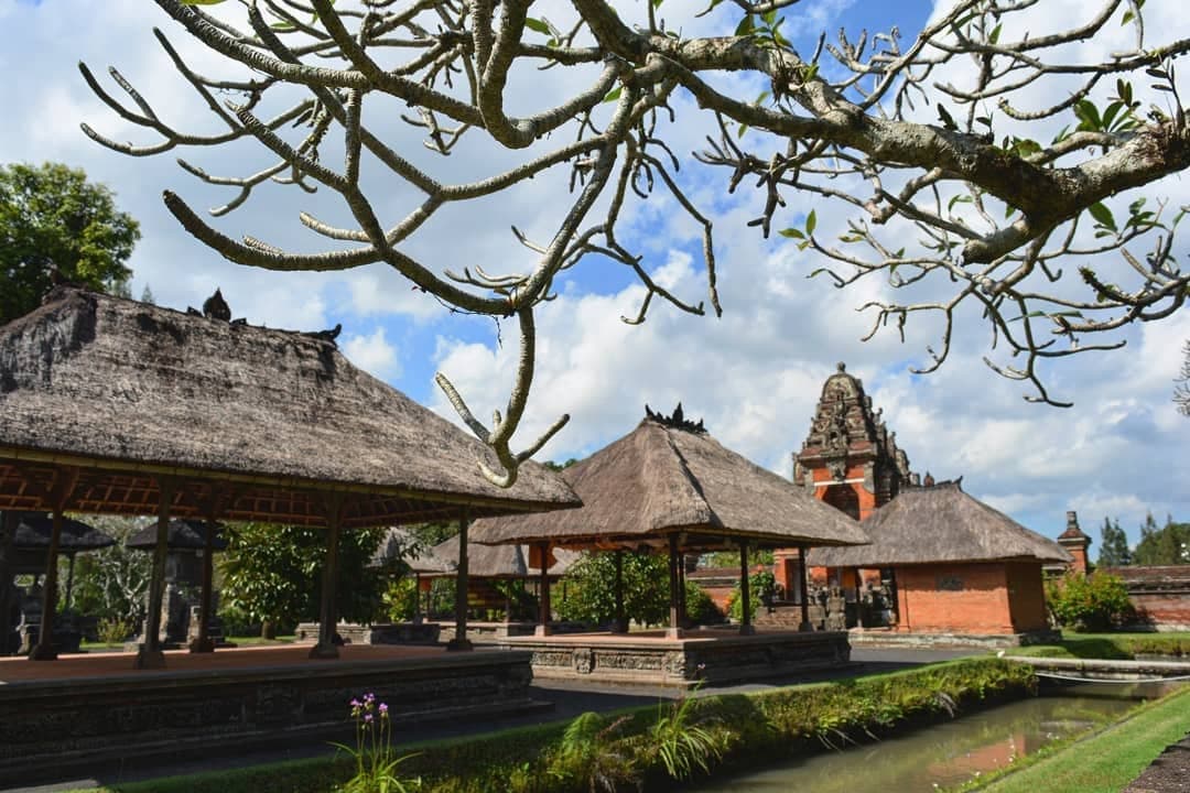 Bali temple at the monkey forest